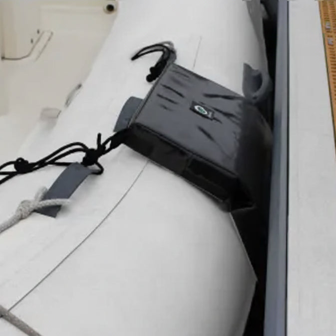 Outils Oceans Flacher Fender FT4020B – Detailansicht aufgeklappt, 3 verbundene Elemente sichtbar