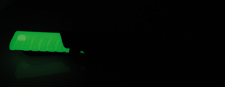 WICHARD Matrosenmesser – Edelstahl 1.4567, fluoreszierender Griff, Lederscheide