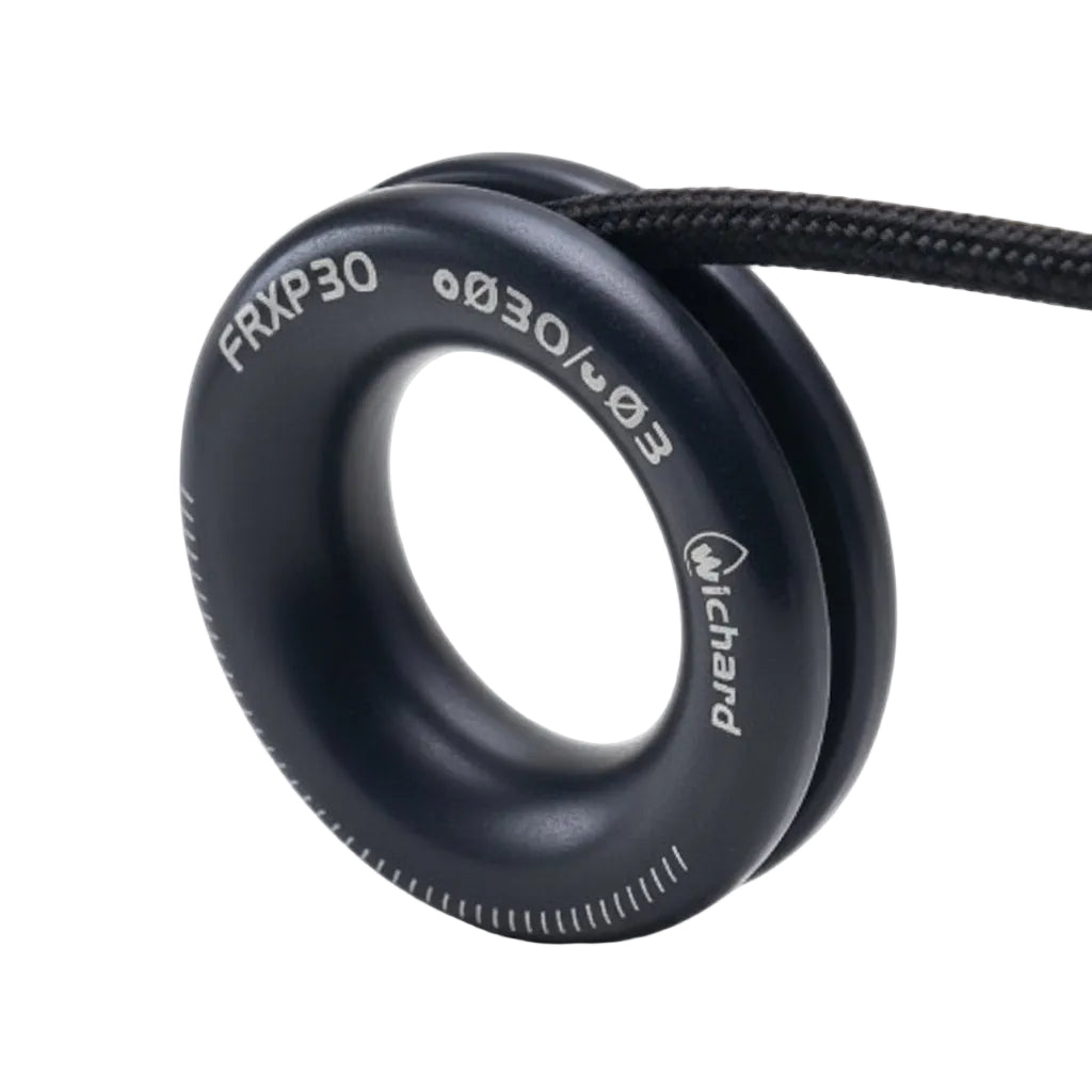WICHARD FRXP Seil-Rundkausch SR23003 aus harteloxiertem Aluminium – Perspektivansicht freistehend
