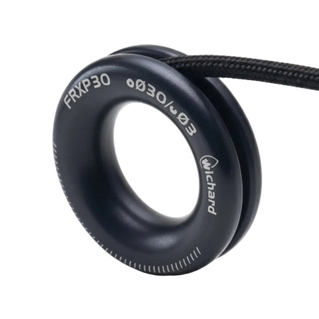 WICHARD FRXP Seil-Rundkausch SR23003 aus harteloxiertem Aluminium – Perspektivansicht freistehend
