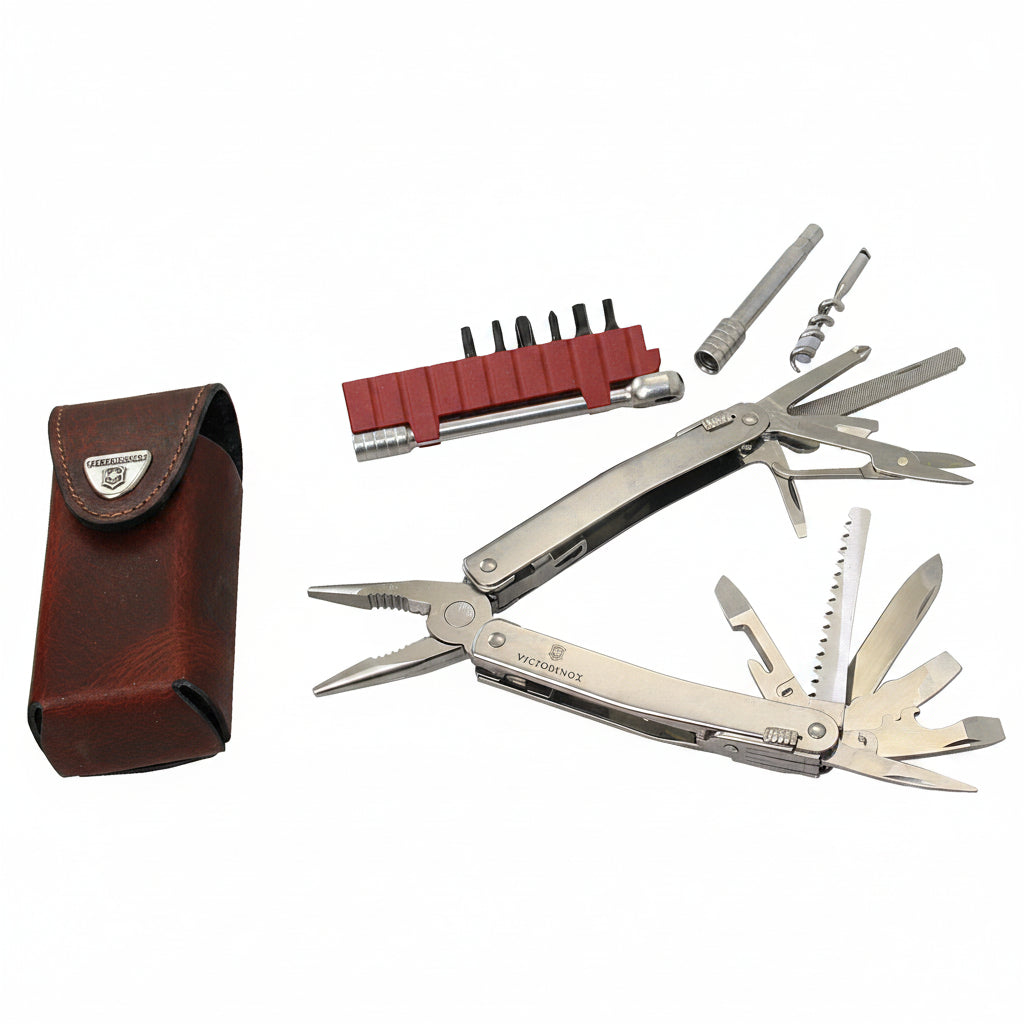 Victorinox Swiss Tool Spirit X Plus Ratchet – Multitool geöffnet mit allen Werkzeugen, Bits und braunem Lederetui
